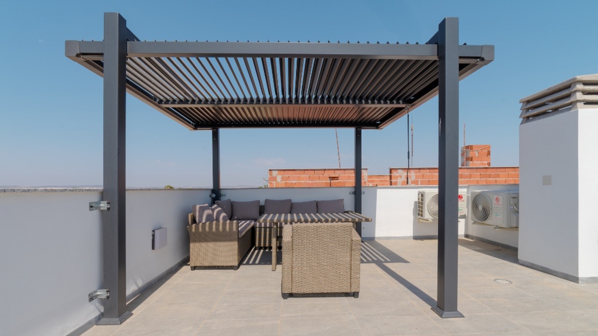 Resale - Villa - Torrevieja