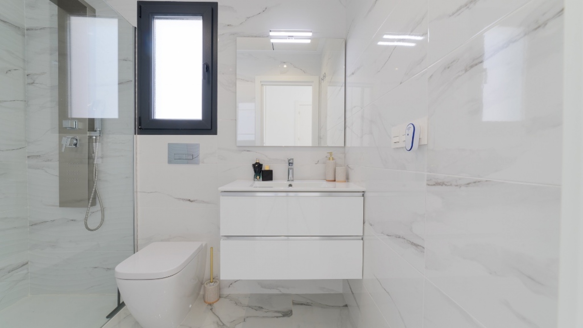 Resale - Villa - Torrevieja