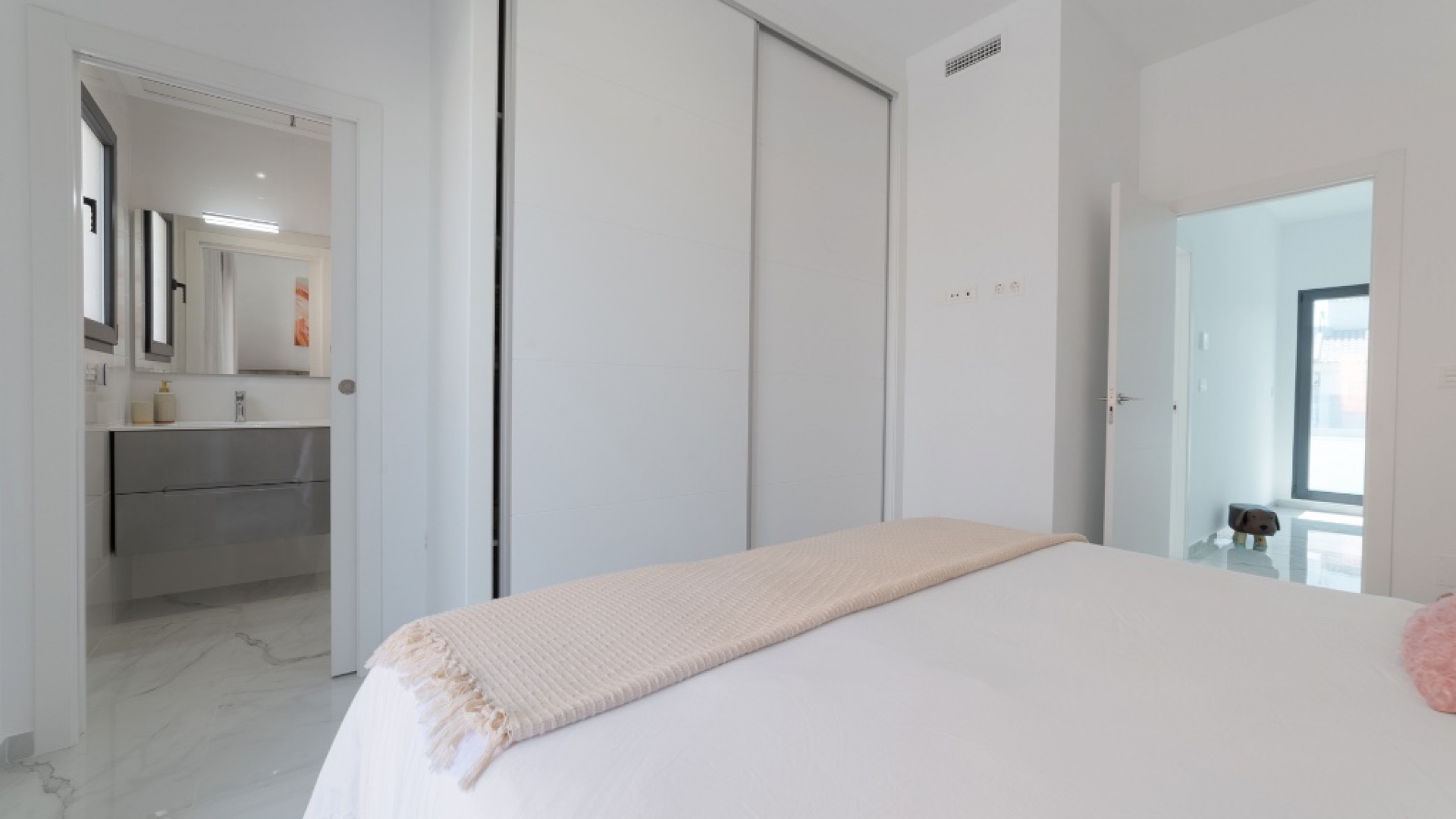 Resale - Villa - Torrevieja