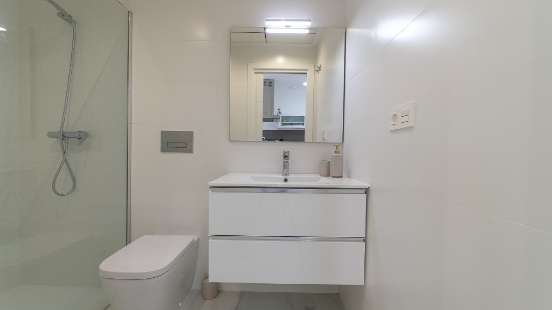 Resale - Villa - Torrevieja