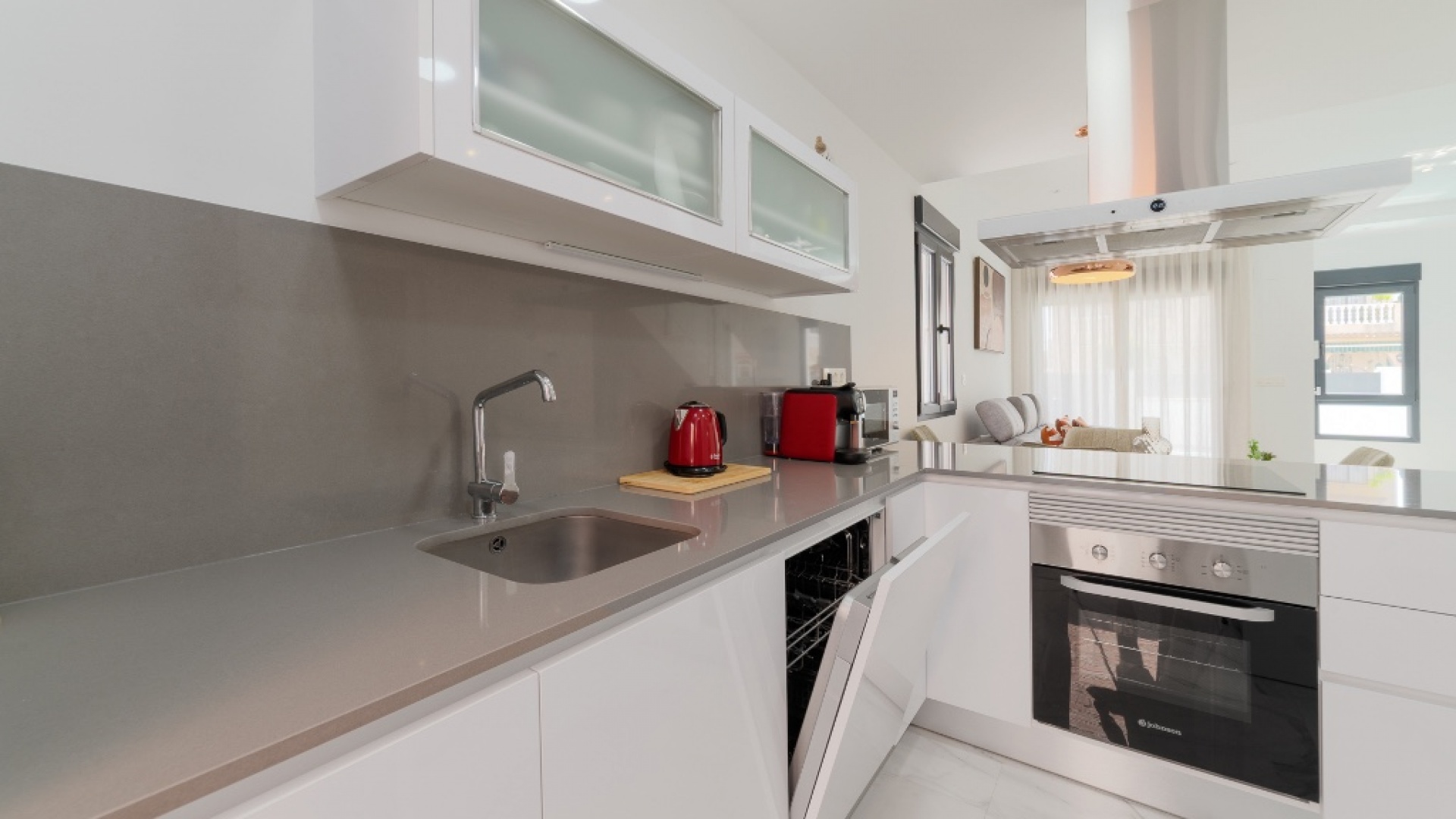 Resale - Villa - Torrevieja