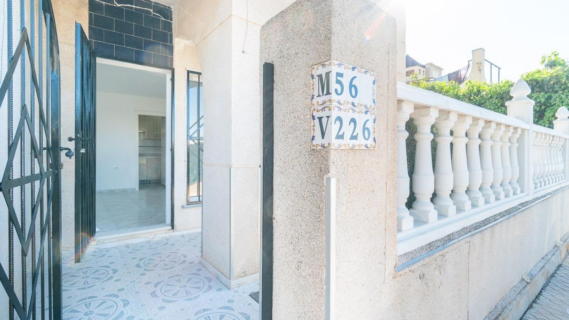 Resale - Villa - Torrevieja