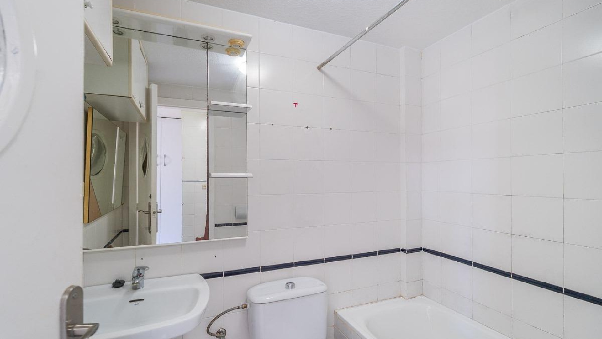 Resale - Villa - Torrevieja