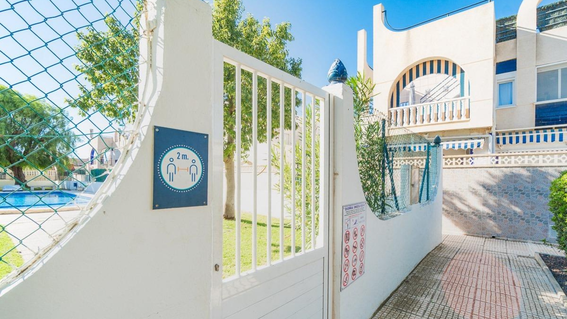 Resale - Villa - Torrevieja