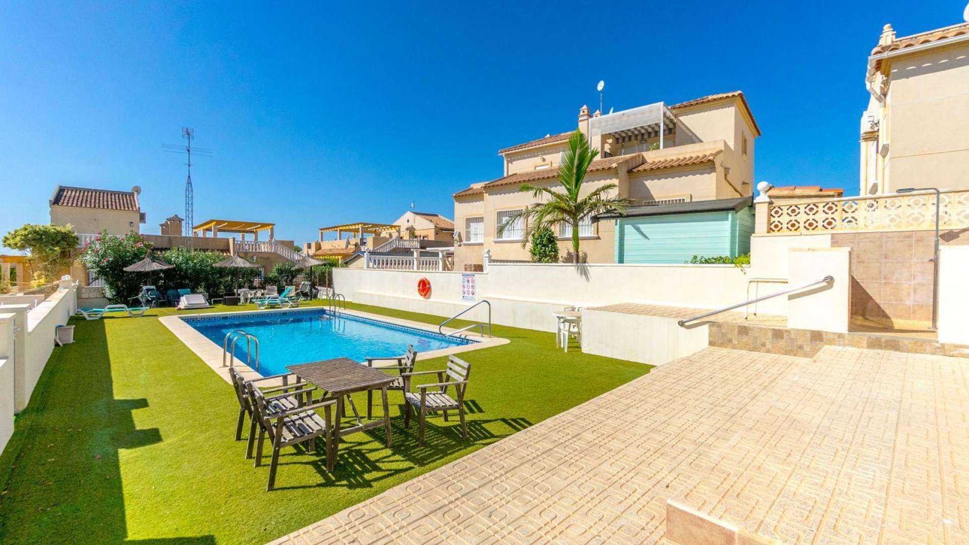 Resale - Villa - Villamartin - blue hills