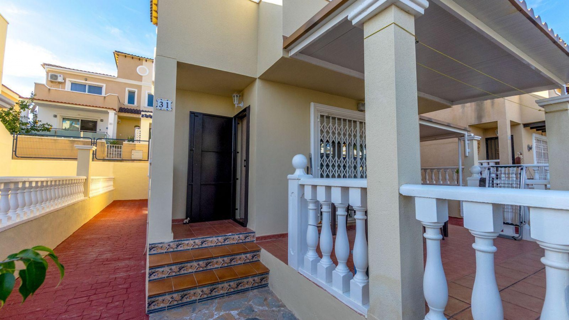 Resale - Villa - Villamartin - blue hills