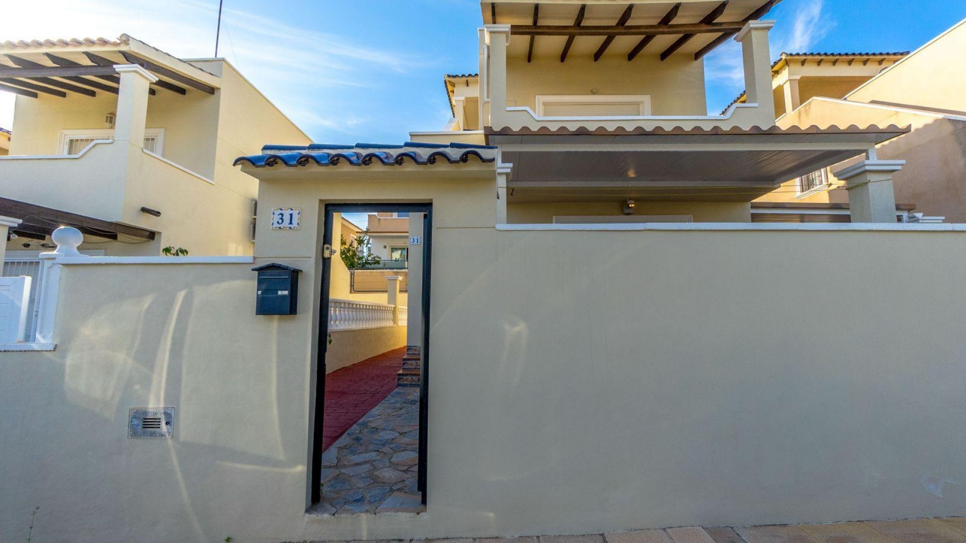 Resale - Villa - Villamartin - blue hills