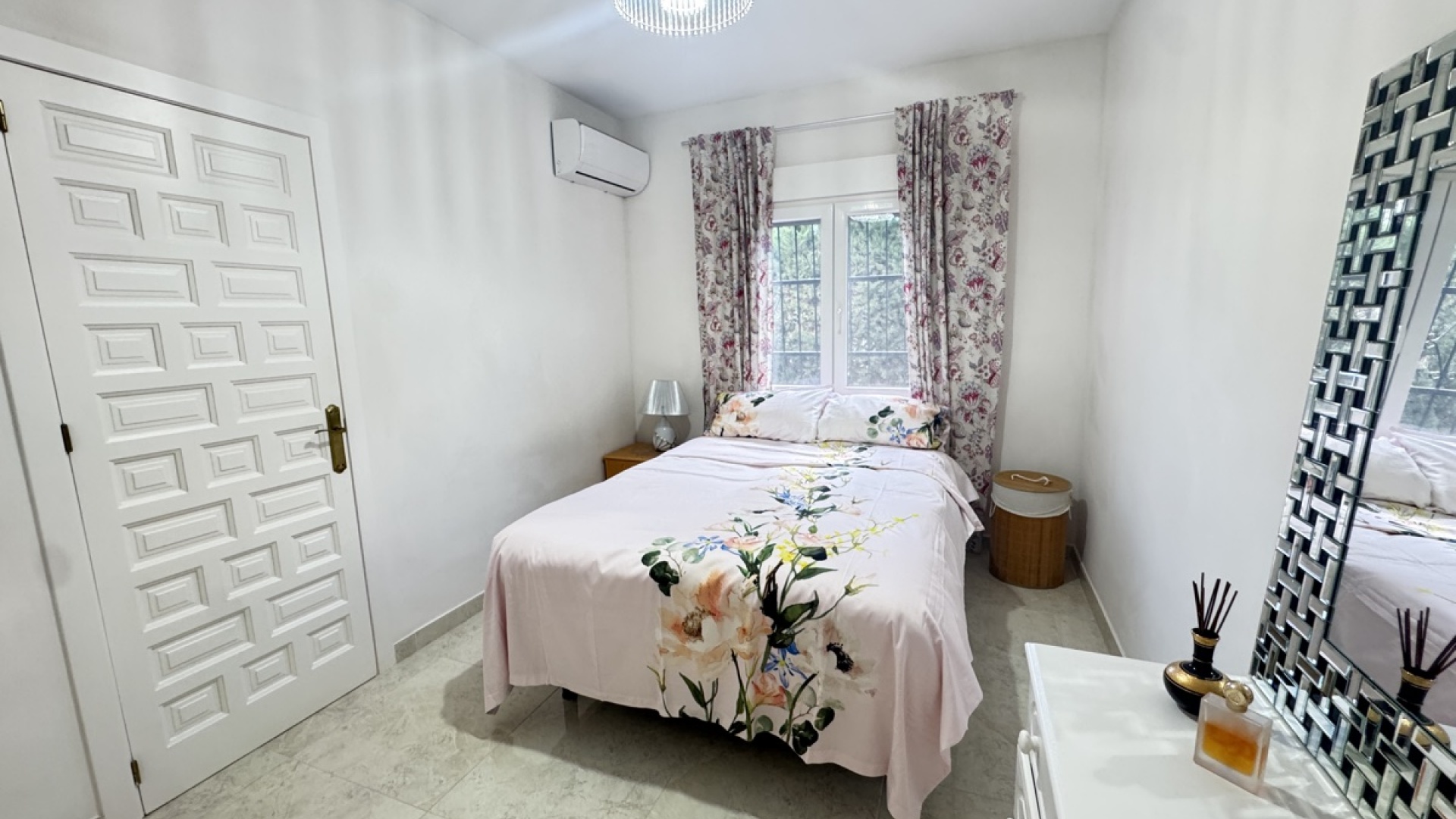 Resale - Villa - Villamartin - blue lagoon