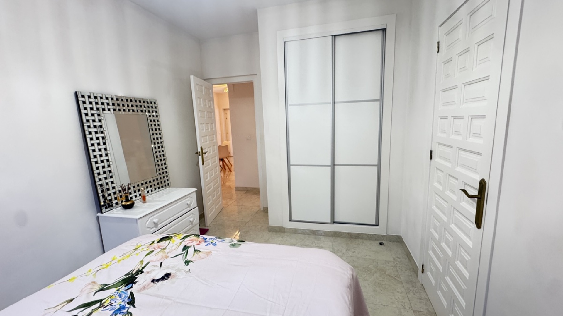 Resale - Villa - Villamartin - blue lagoon