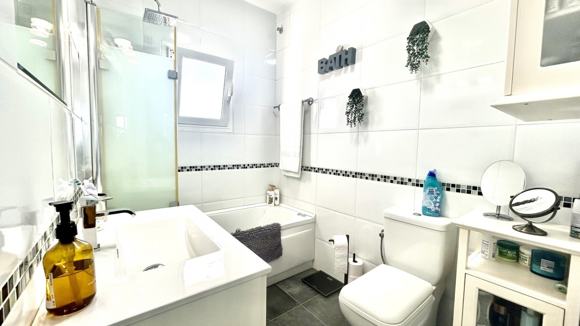 Resale - Villa - Villamartin - blue lagoon