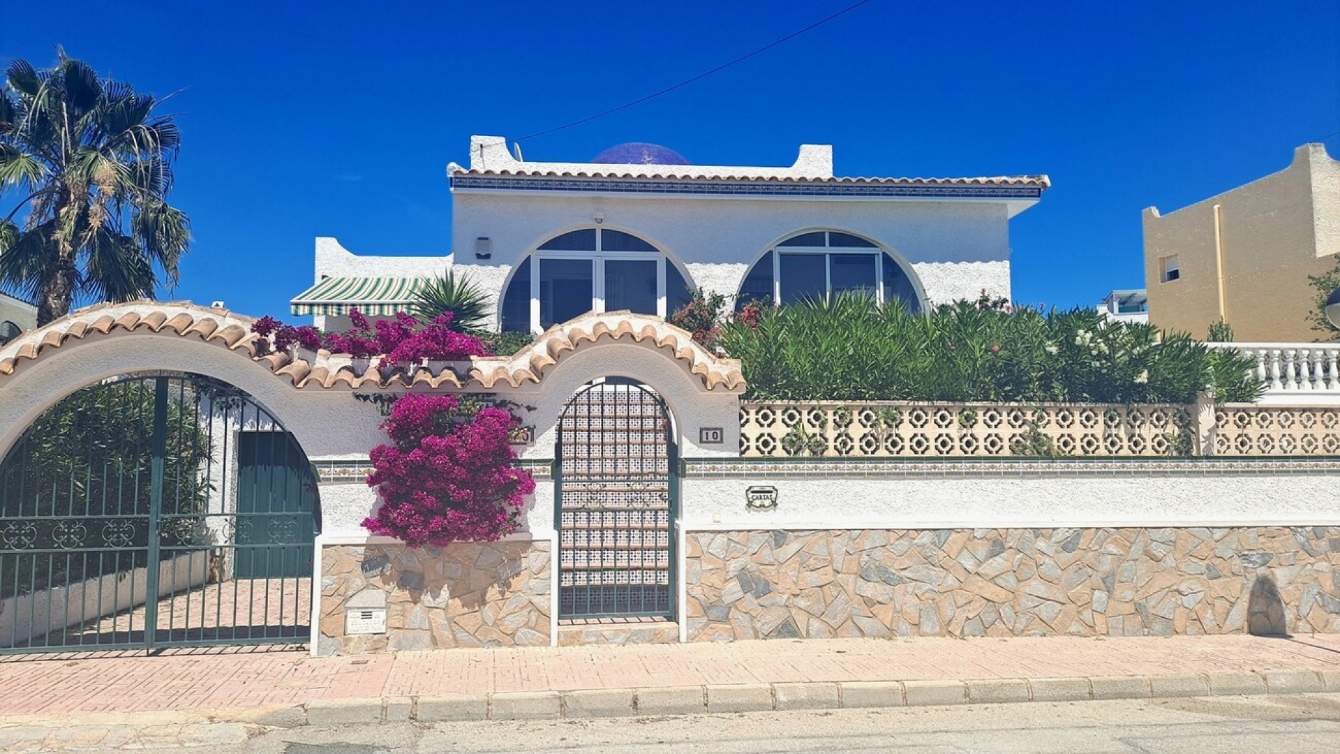 Resale - Villa - Villamartin - blue lagoon