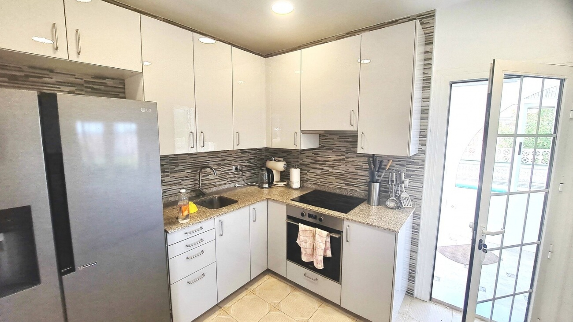 Resale - Villa - Villamartin - blue lagoon