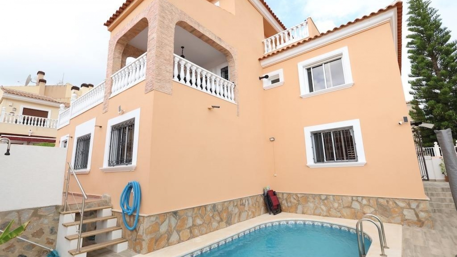 Resale - Villa - Villamartin - blue lagoon