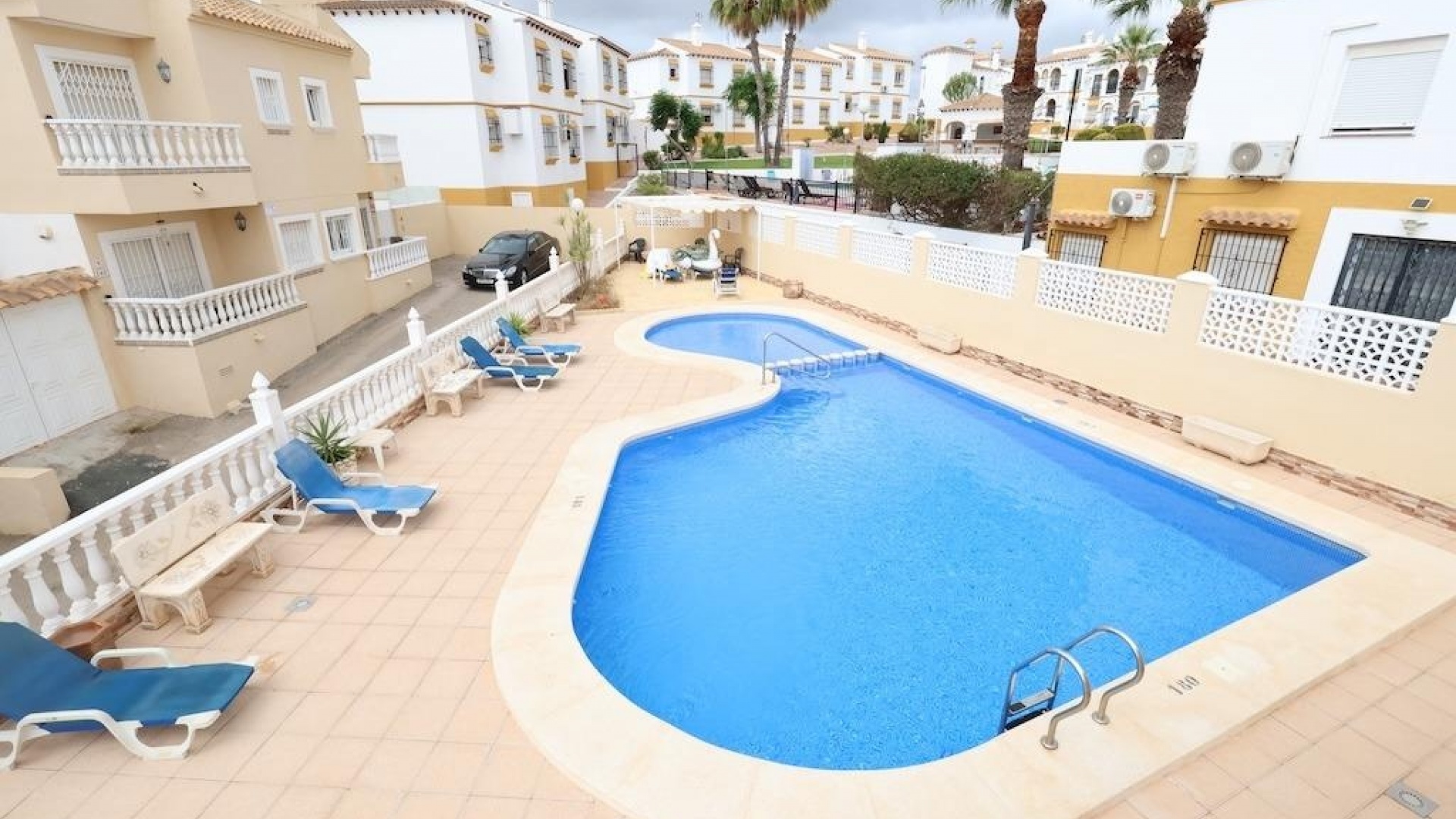 Resale - Villa - Villamartin - blue lagoon