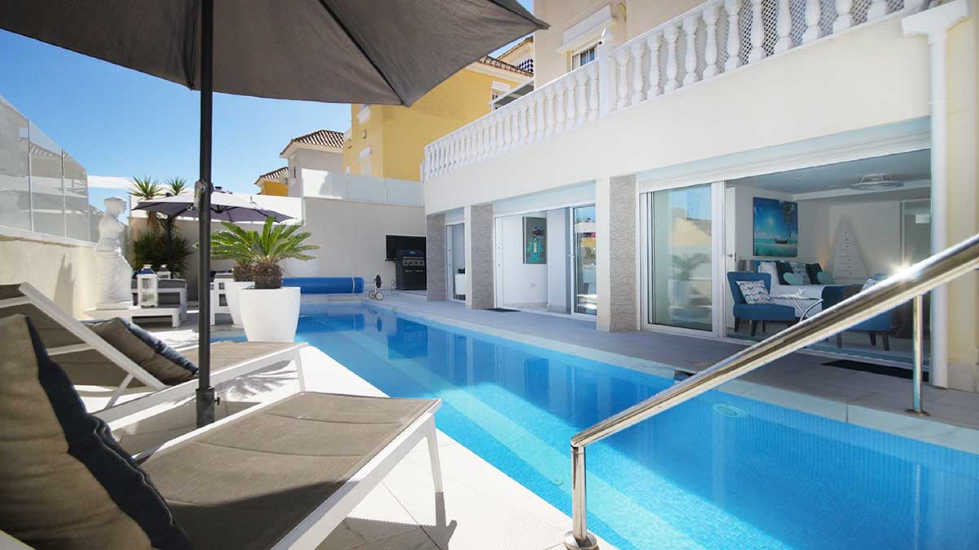 Resale - Villa - Villamartin - bosque de las lomas