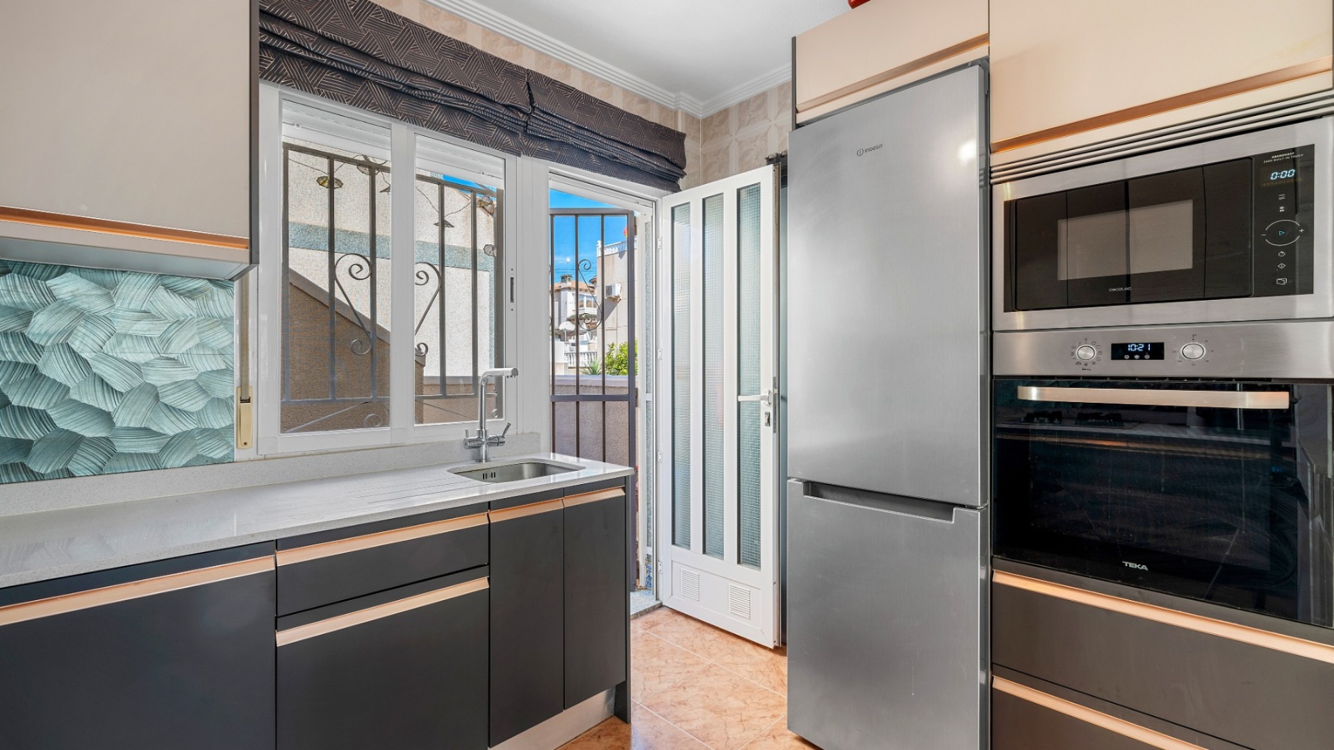 Resale - Villa - Villamartin - El Galan