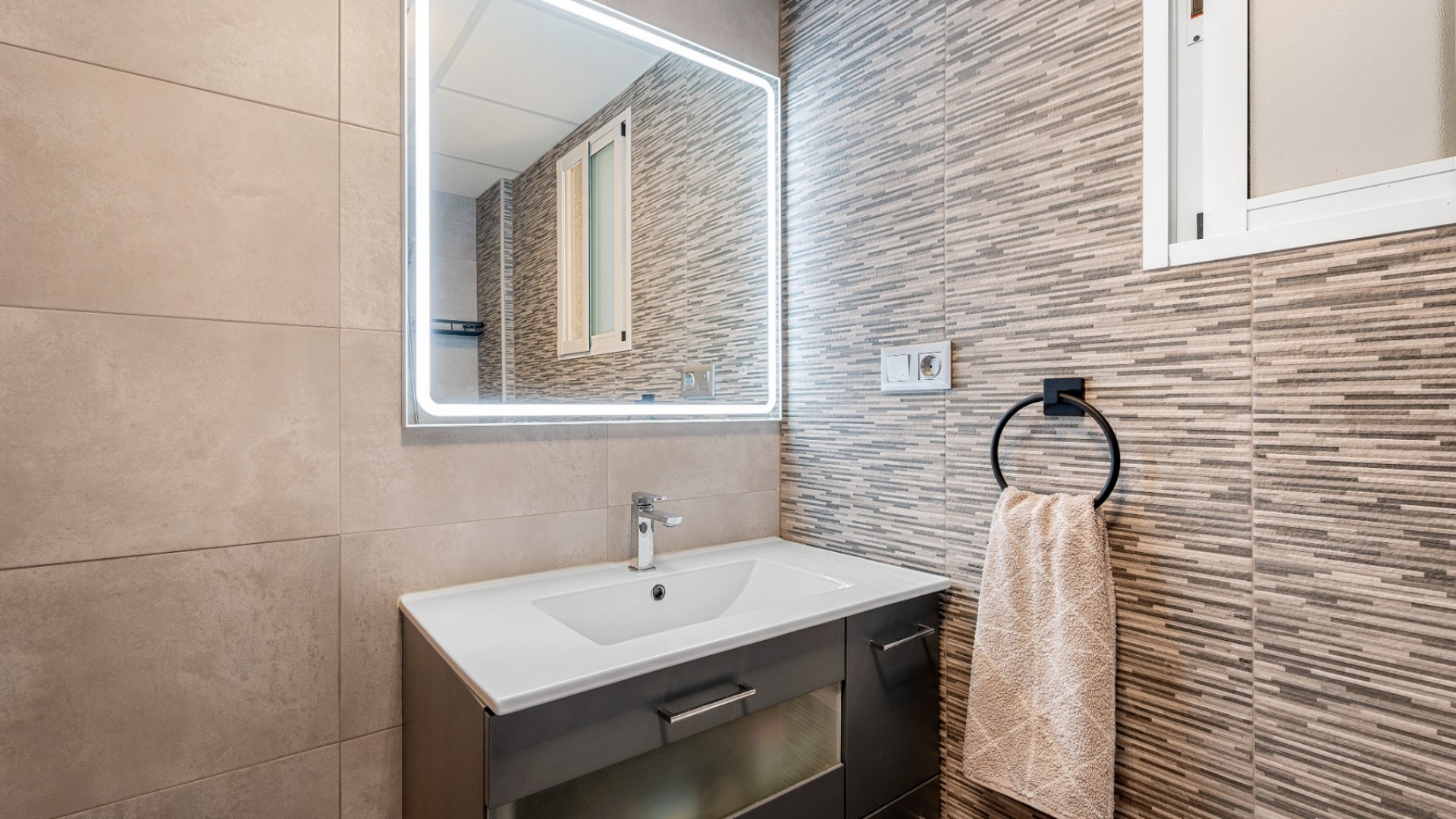 Resale - Villa - Villamartin - El Galan