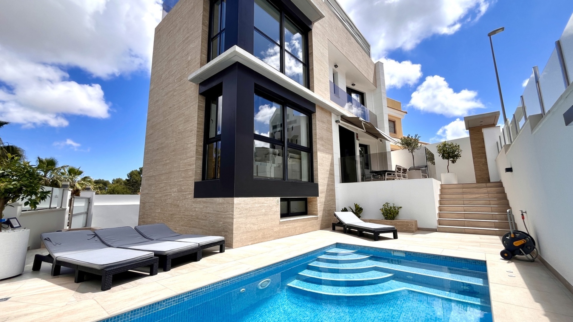 Resale - Villa - Villamartin - El Galan