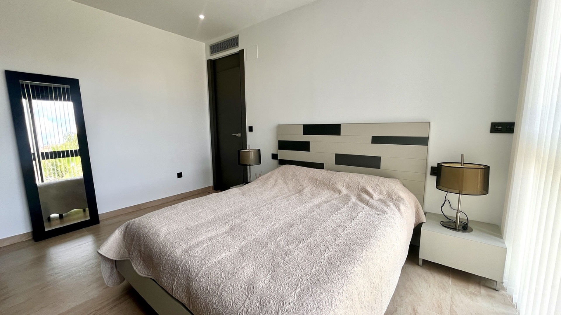 Resale - Villa - Villamartin - El Galan