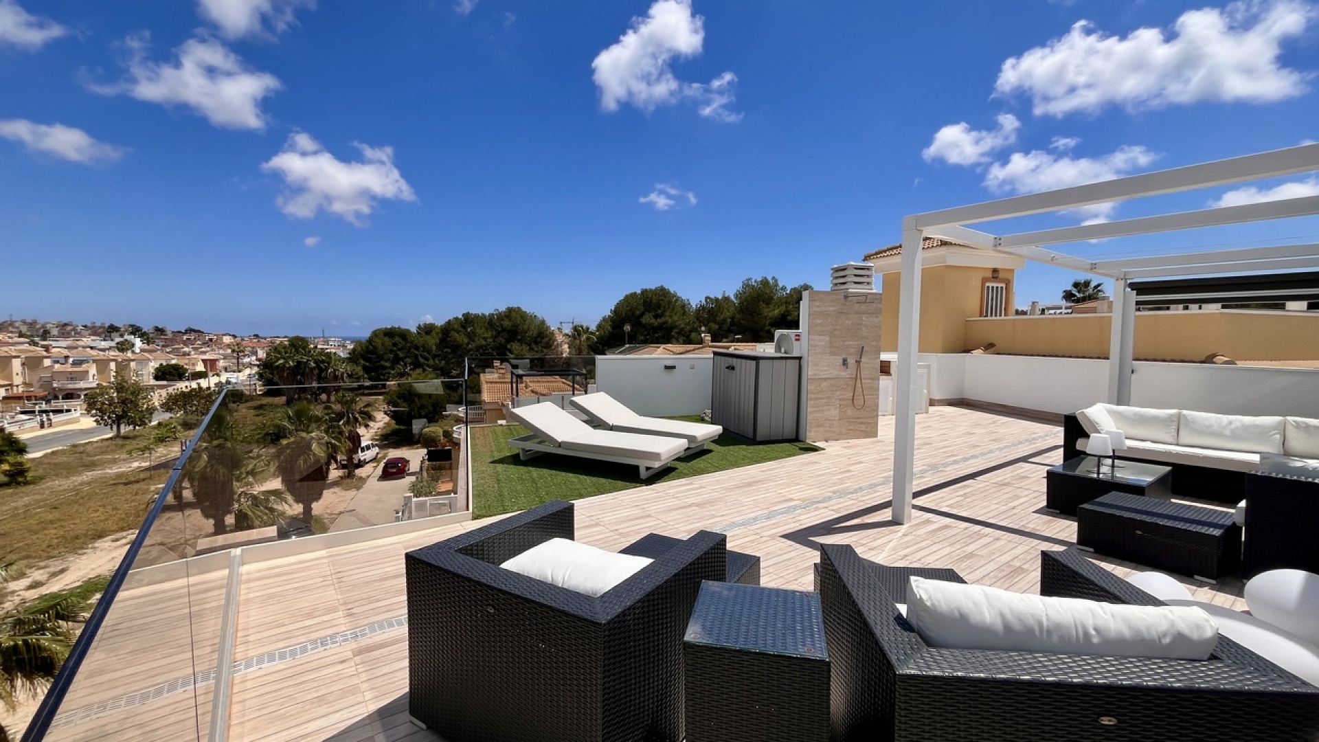 Resale - Villa - Villamartin - El Galan