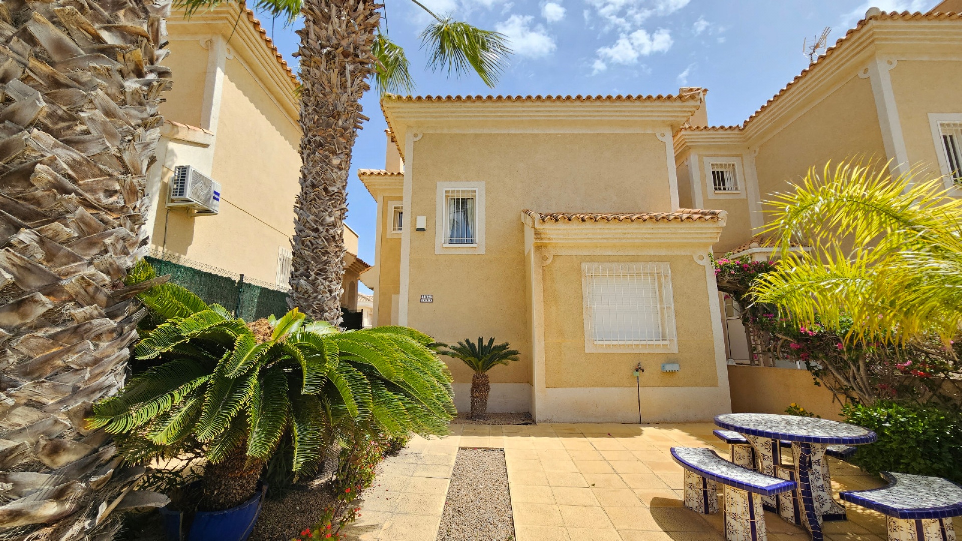 Resale - Villa - Villamartin - El Galan