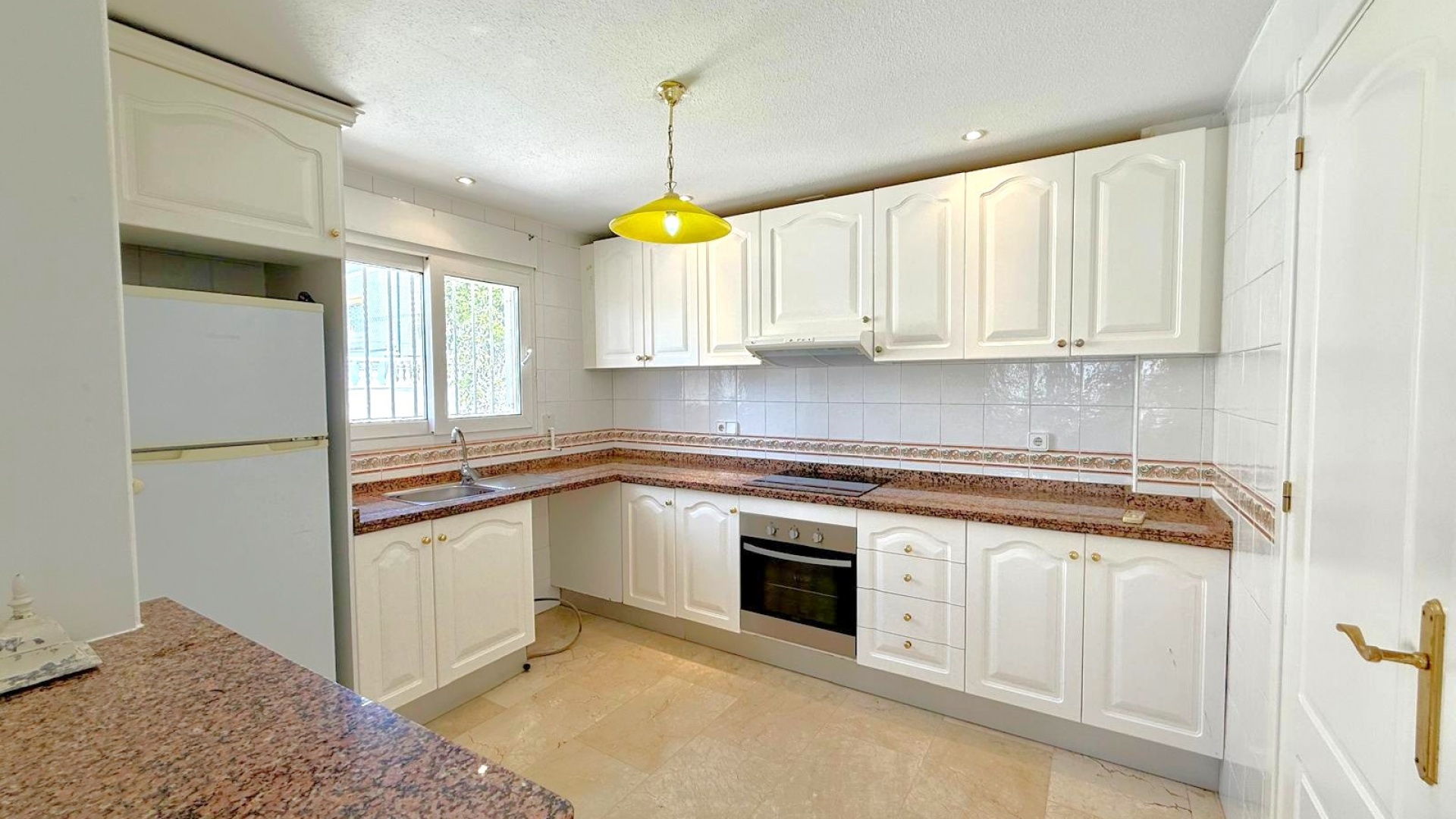 Resale - Villa - Villamartin - El Galan