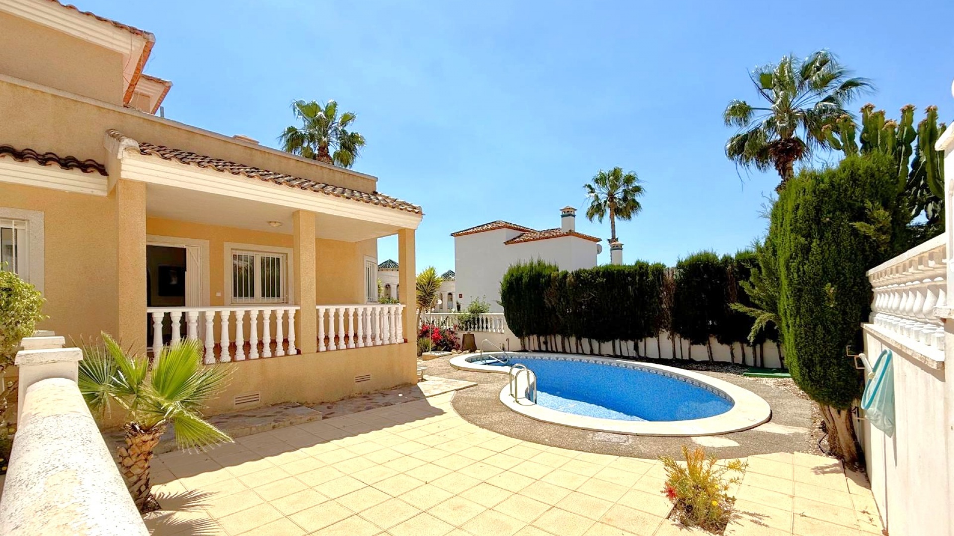 Resale - Villa - Villamartin - El Galan