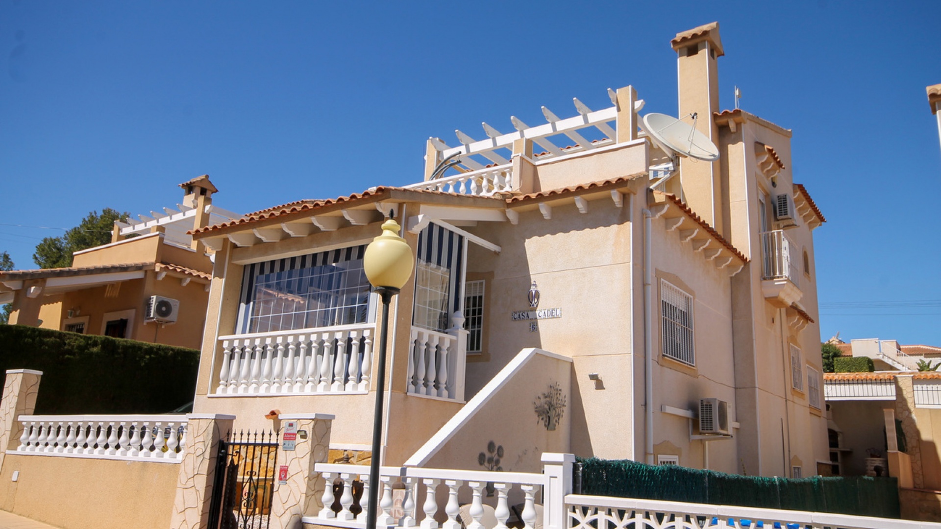 Resale - Villa - Villamartin - El Galan
