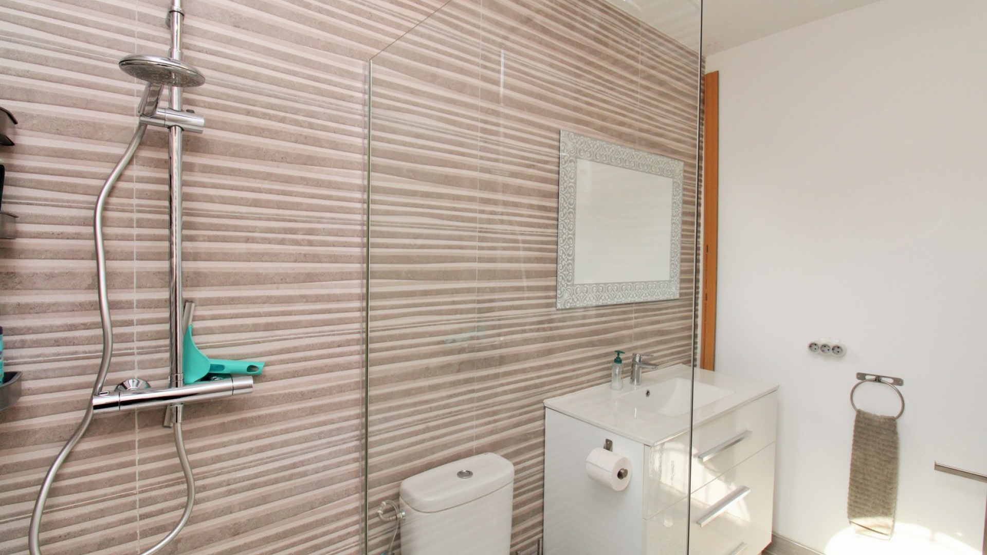 Resale - Villa - Villamartin - El Galan