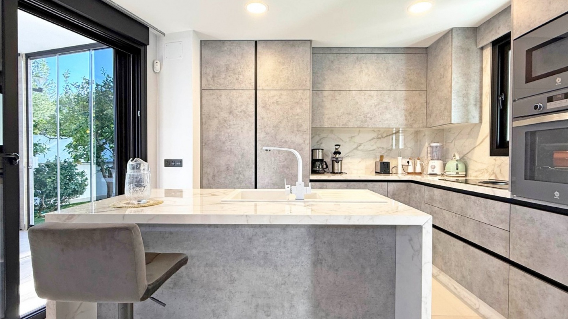 Resale - Villa - Villamartin - El Galan