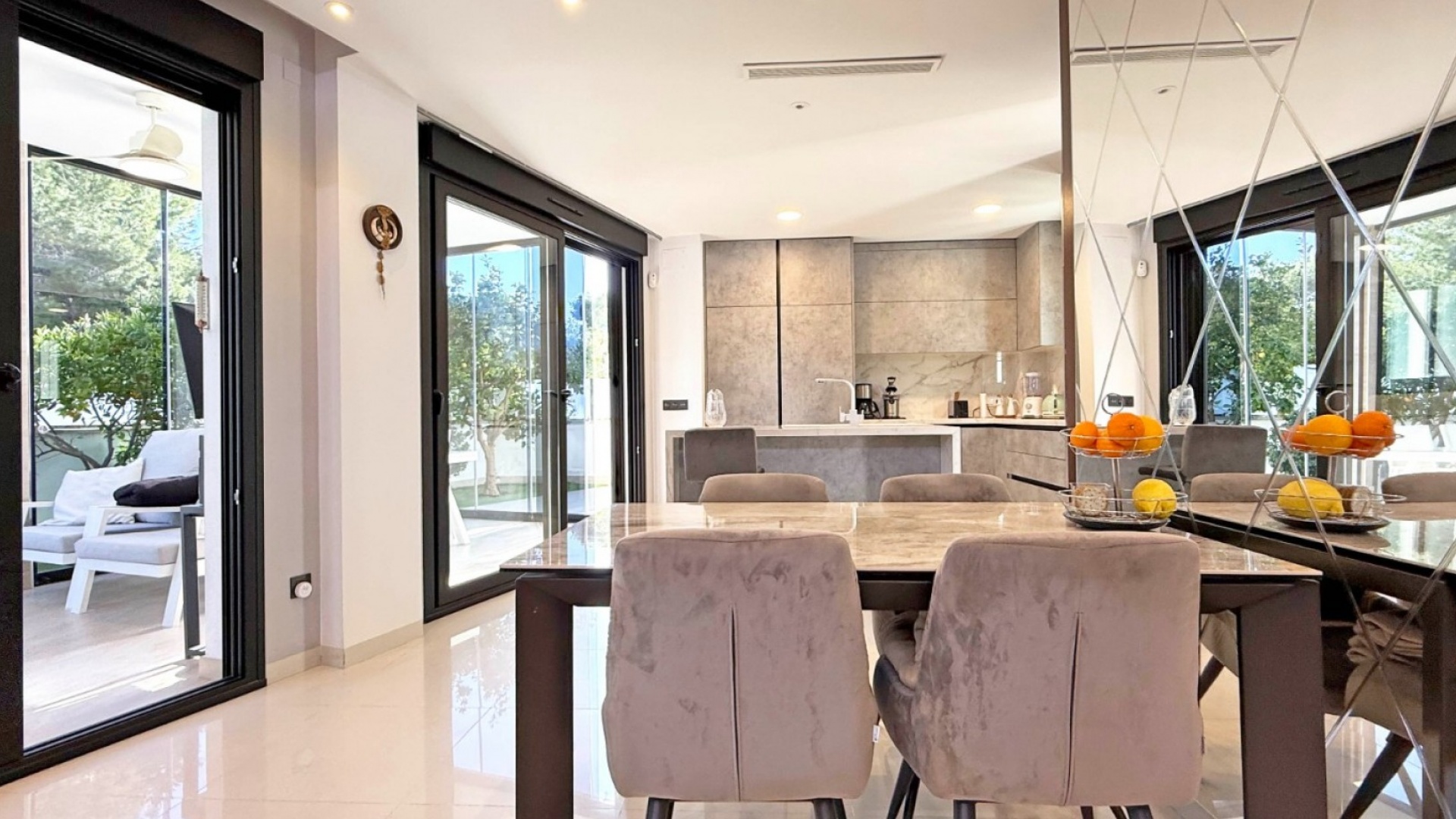 Resale - Villa - Villamartin - El Galan