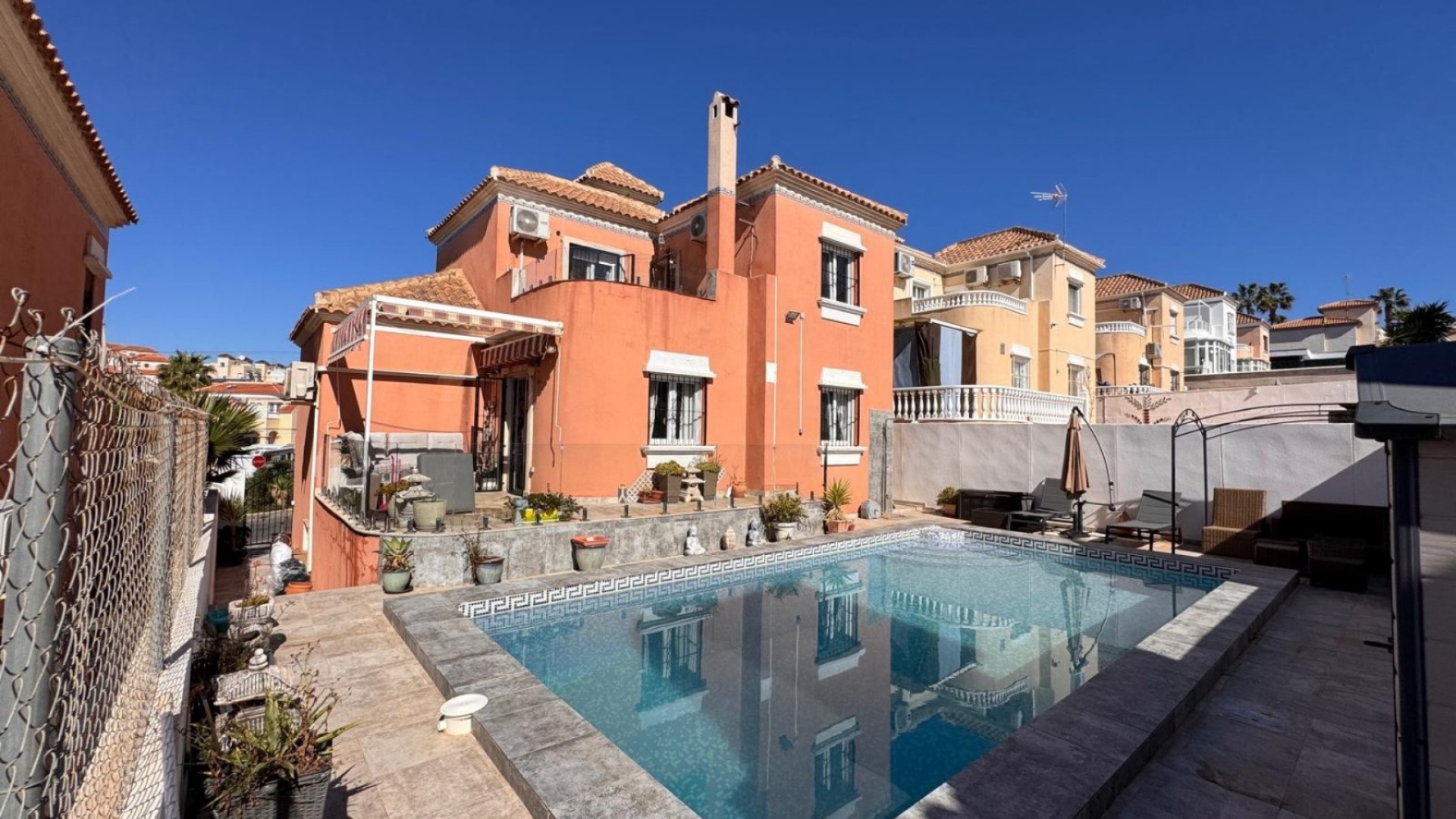 Resale - Villa - Villamartin - El Galan
