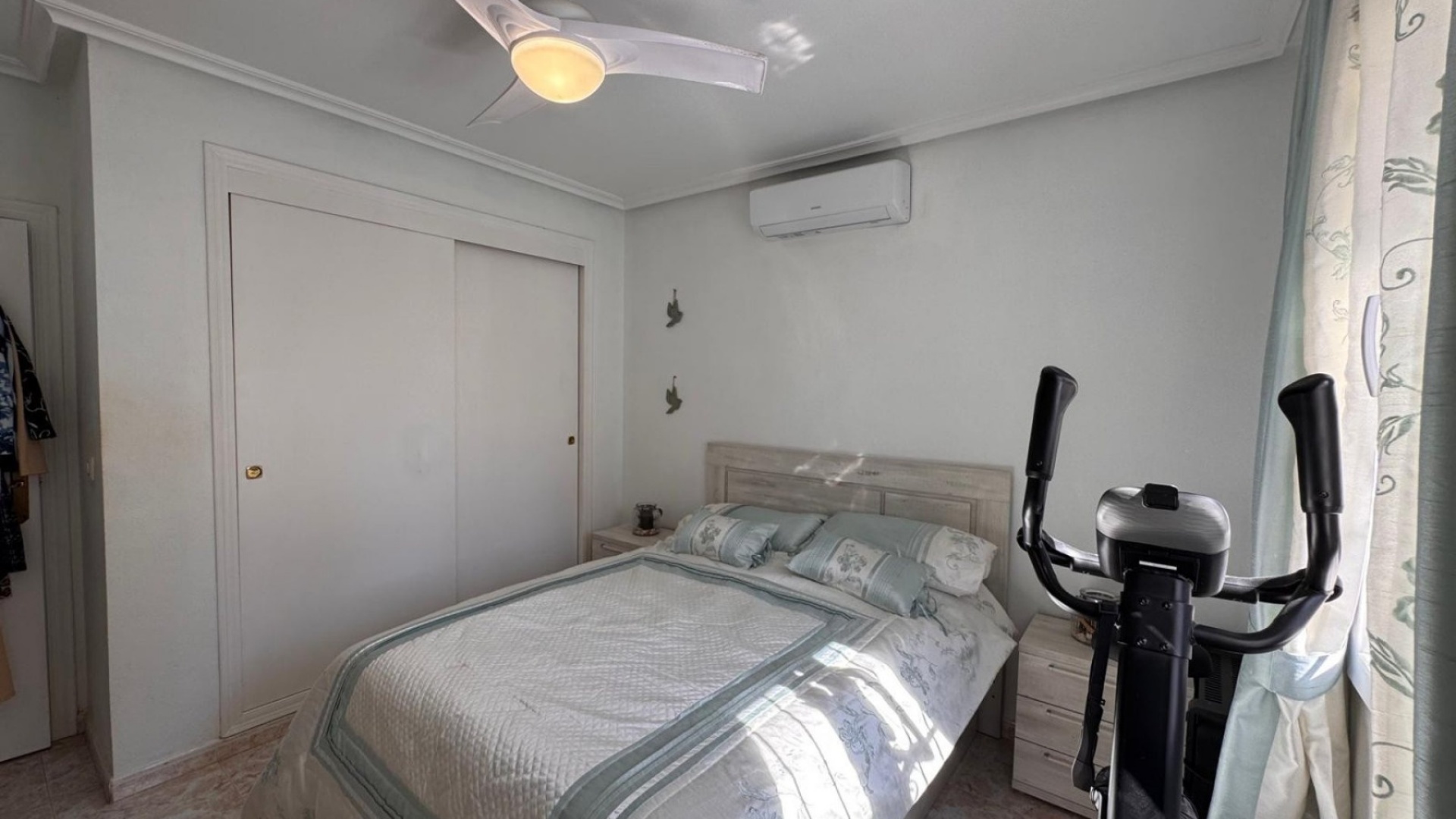 Resale - Villa - Villamartin - El Galan