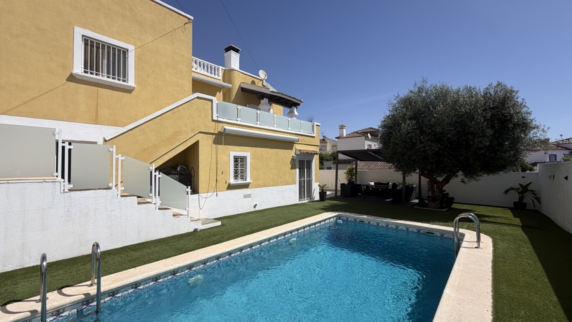 Resale - Villa - Villamartin - El Galan