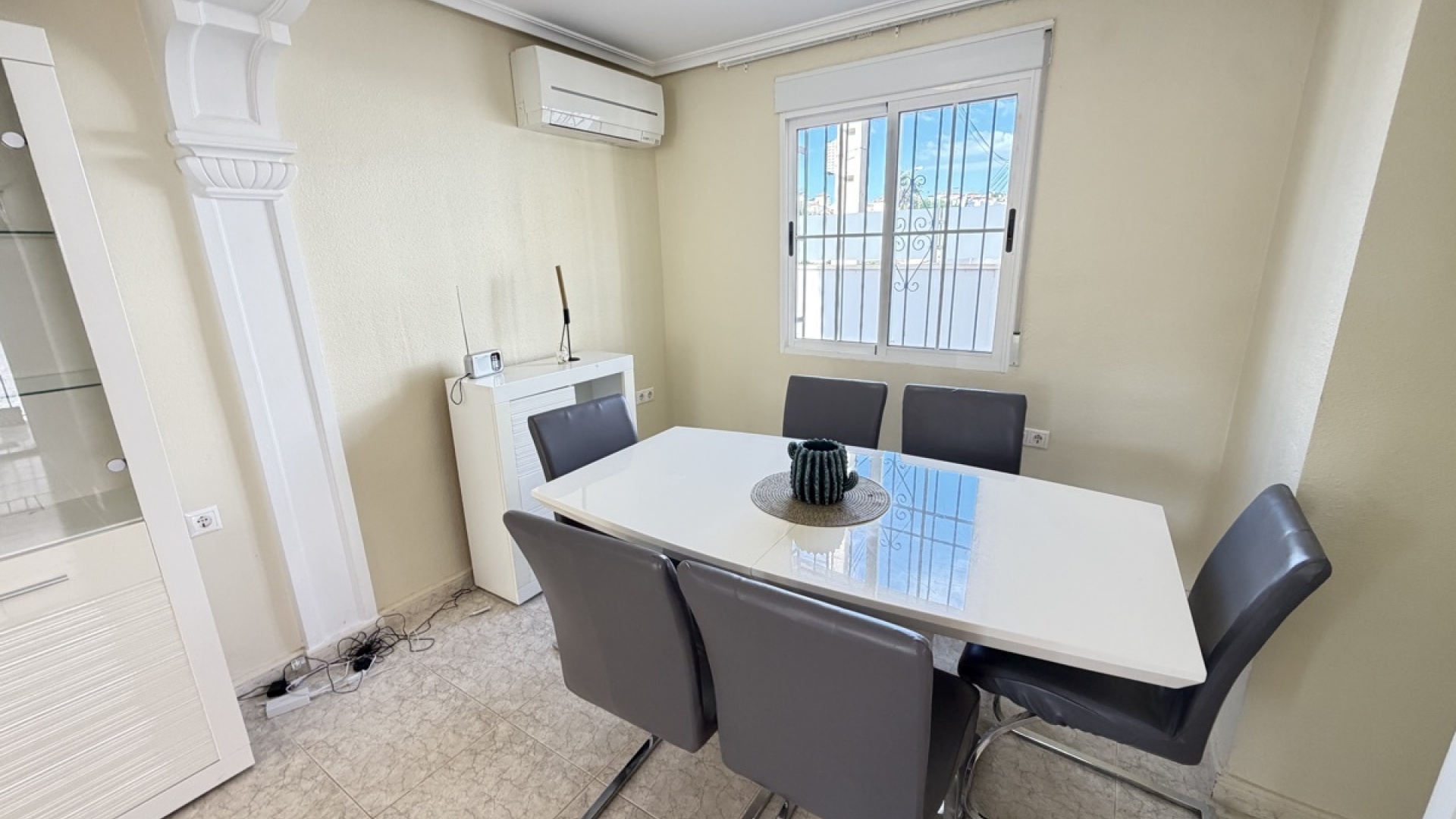 Resale - Villa - Villamartin - El Galan