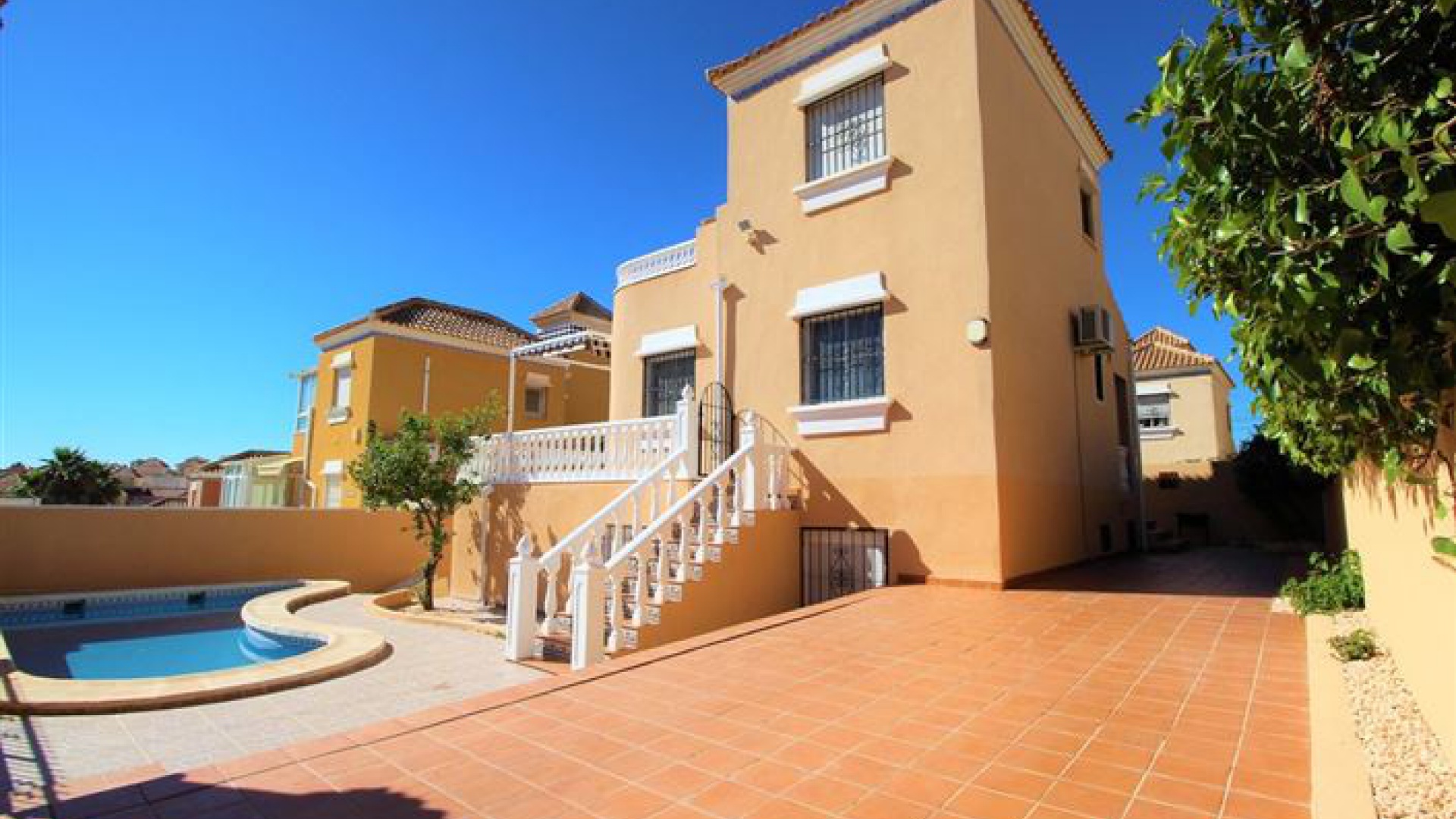 Resale - Villa - Villamartin - El Galan