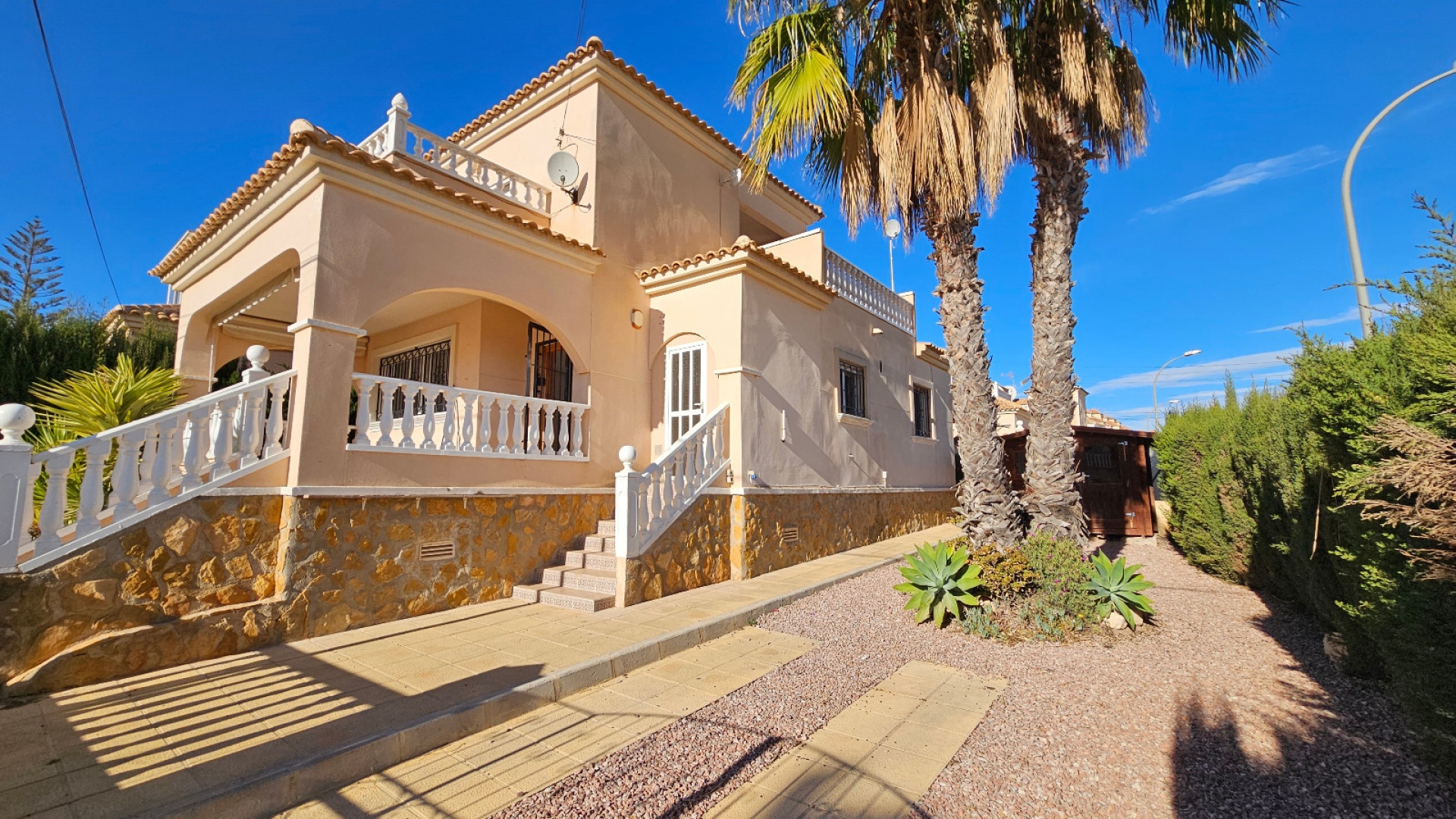 Resale - Villa - Villamartin - El Galan