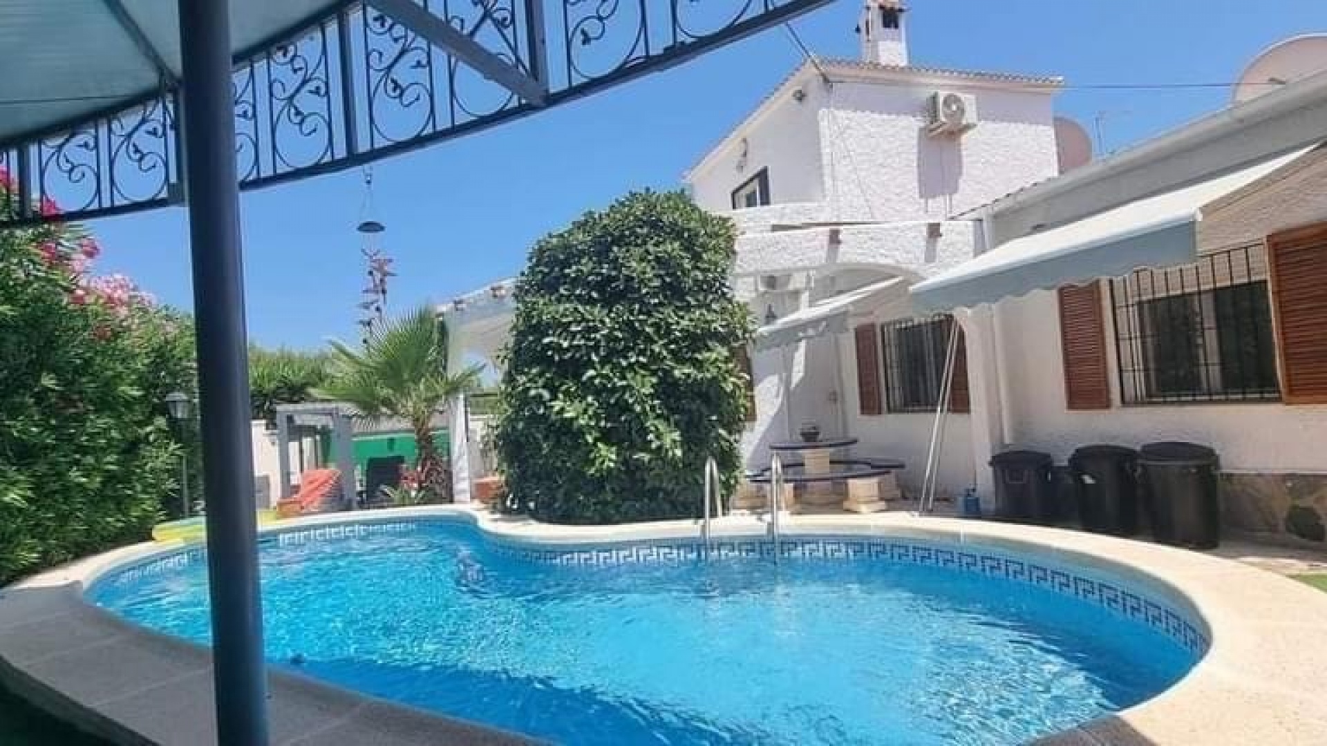 Resale - Villa - Villamartin - La Fuente