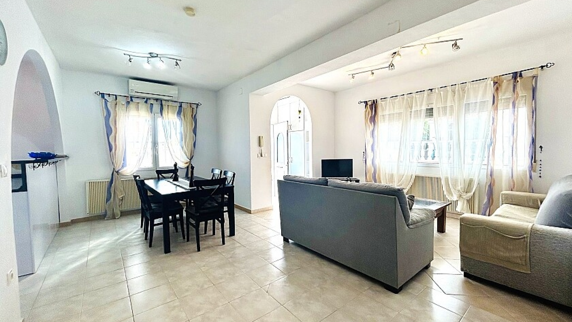 Resale - Villa - Villamartin - las filipinas