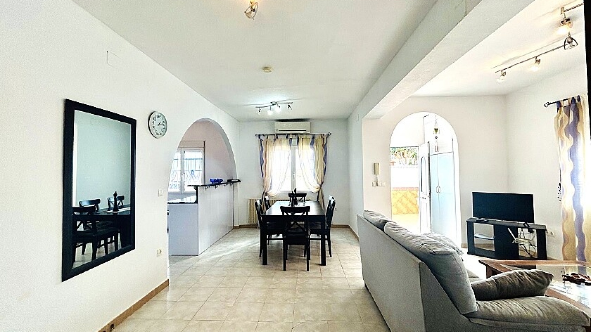 Resale - Villa - Villamartin - las filipinas