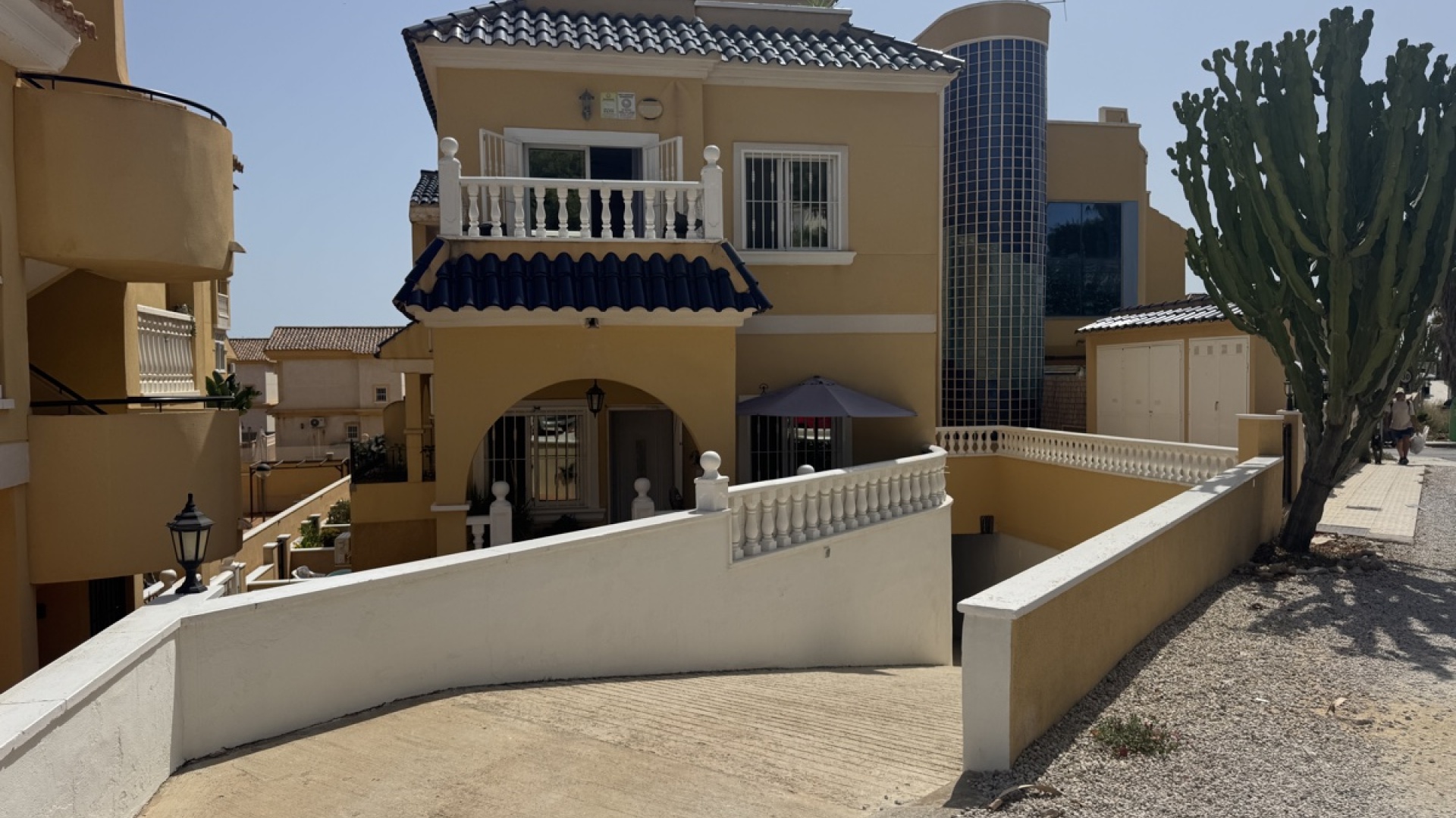 Resale - Villa - Villamartin - las filipinas