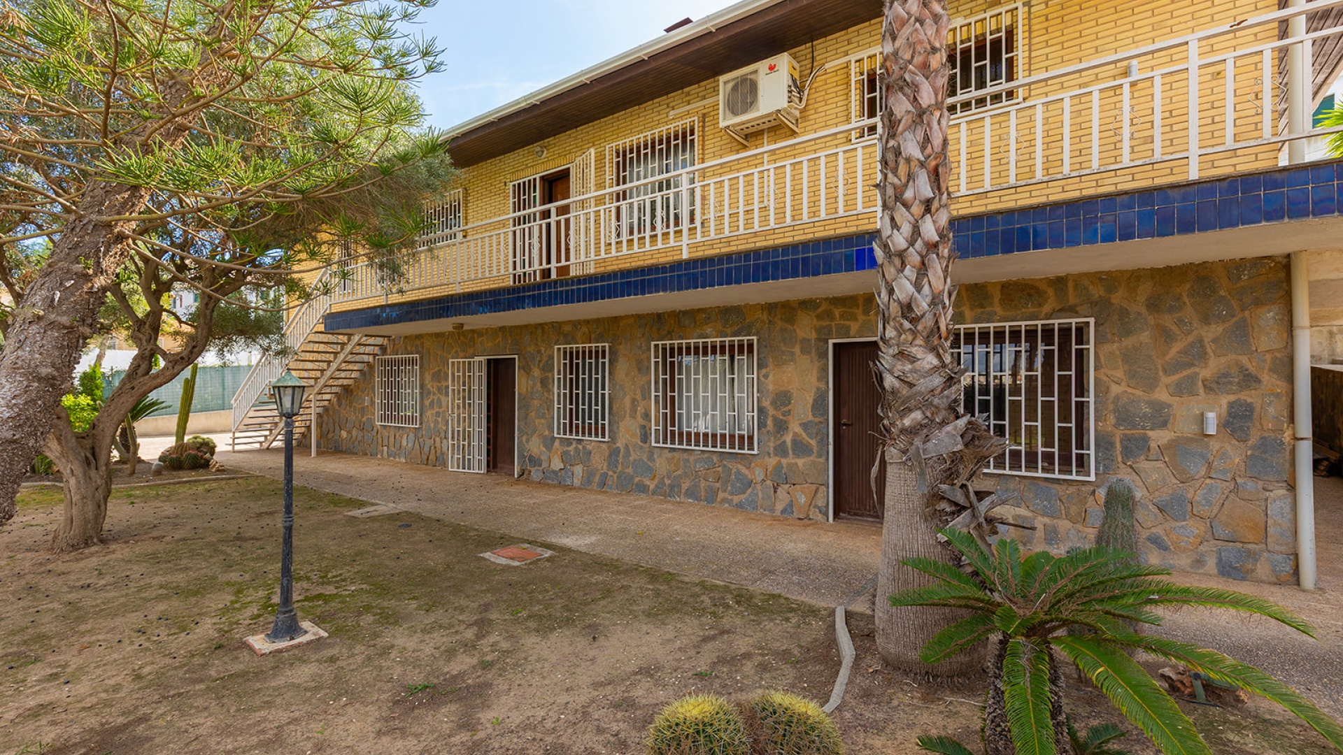 Resale - Villa - Villamartin - las filipinas