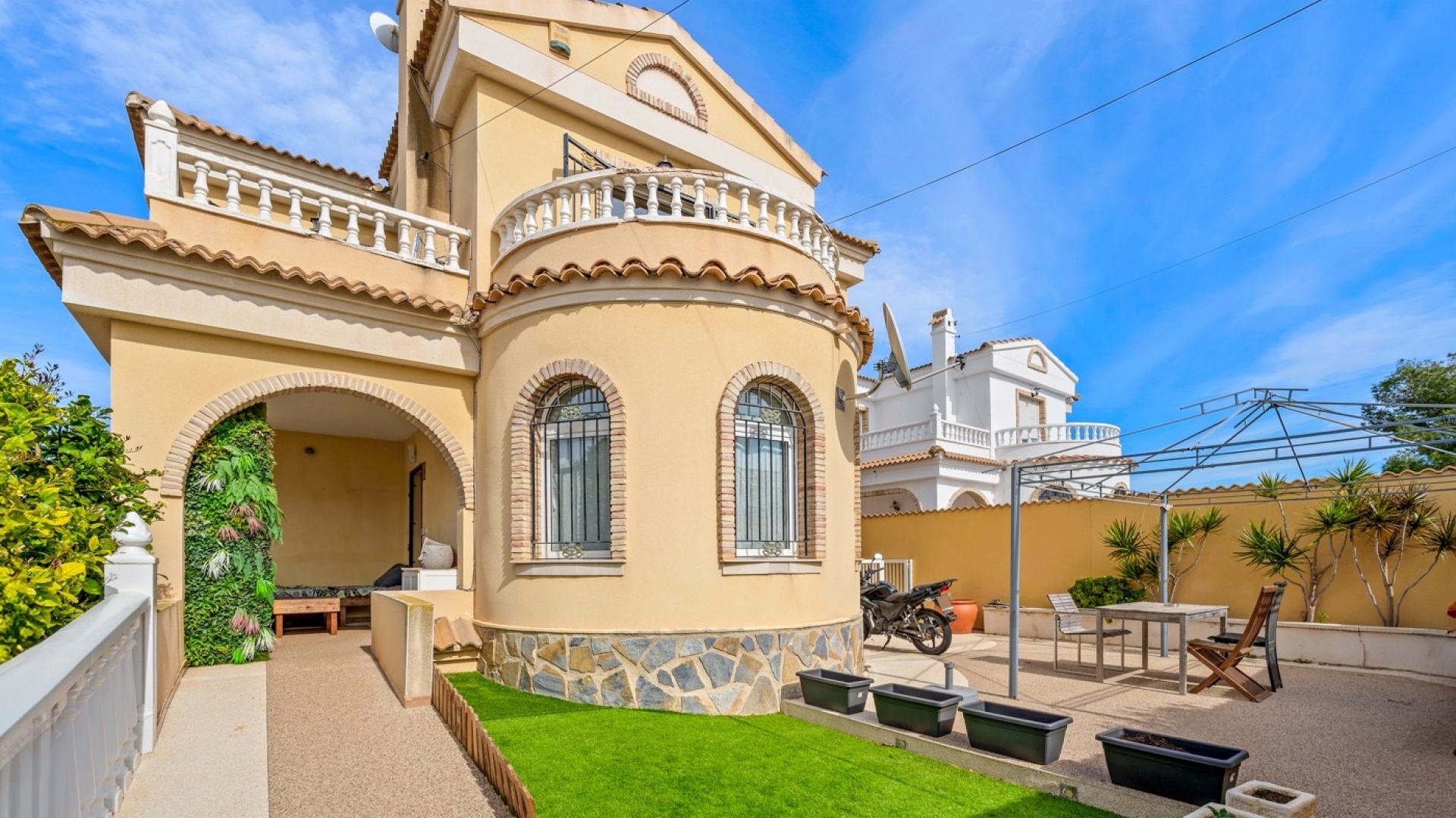 Resale - Villa - Villamartin - las filipinas