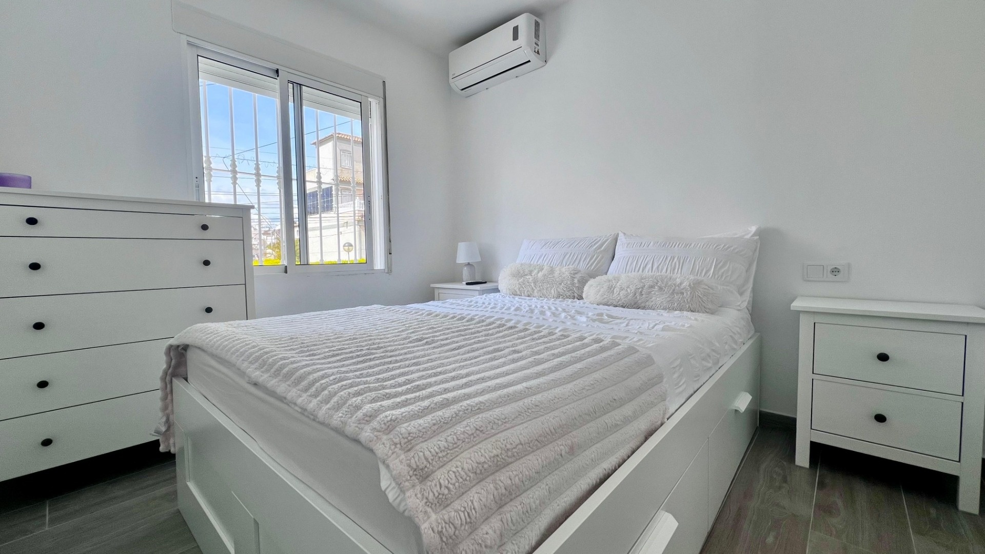 Resale - Villa - Villamartin - las filipinas