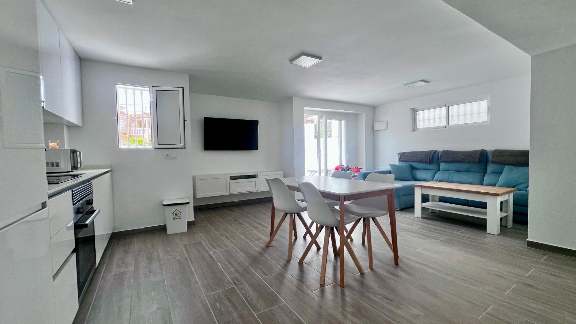 Resale - Villa - Villamartin - las filipinas