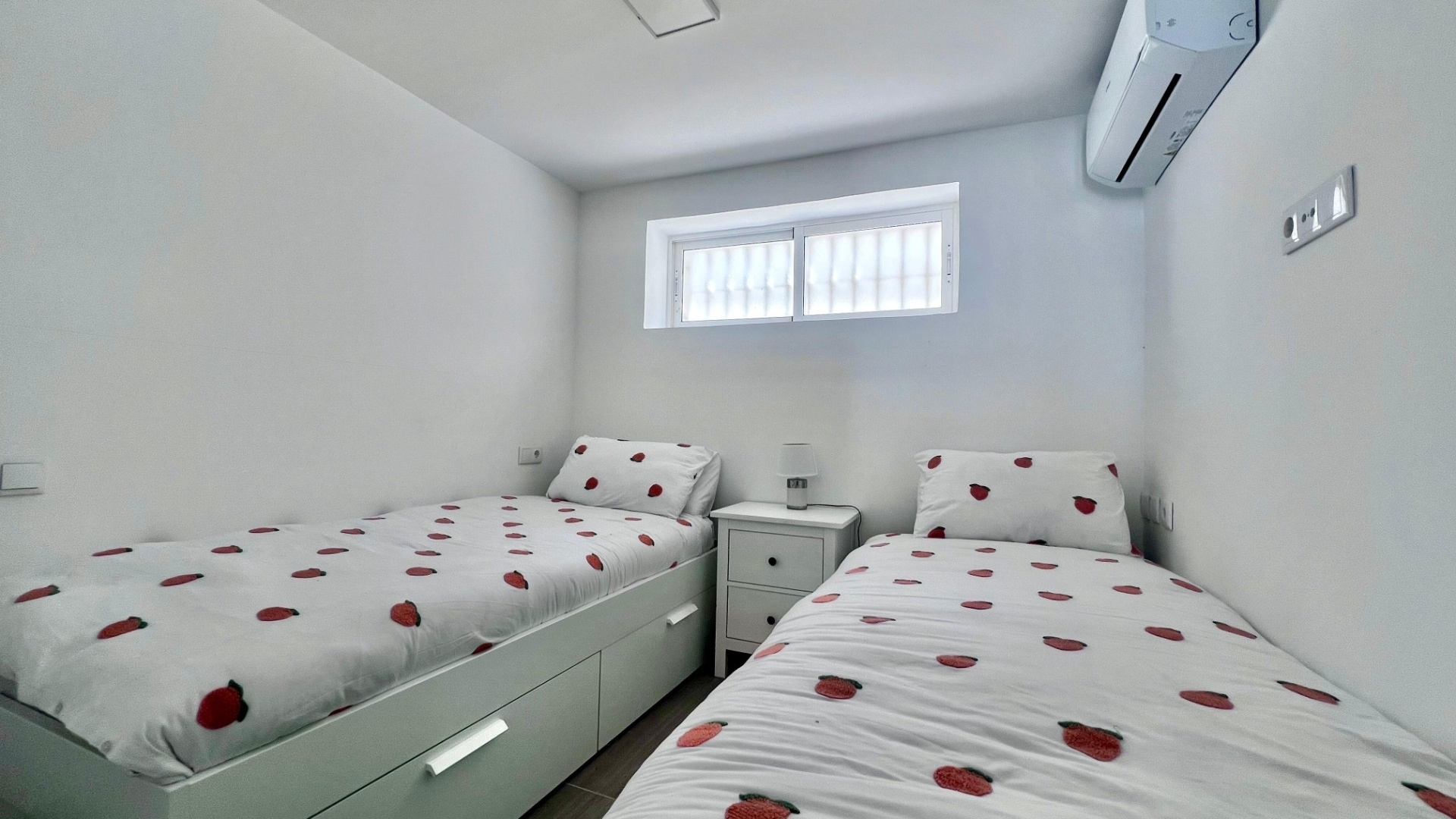 Resale - Villa - Villamartin - las filipinas