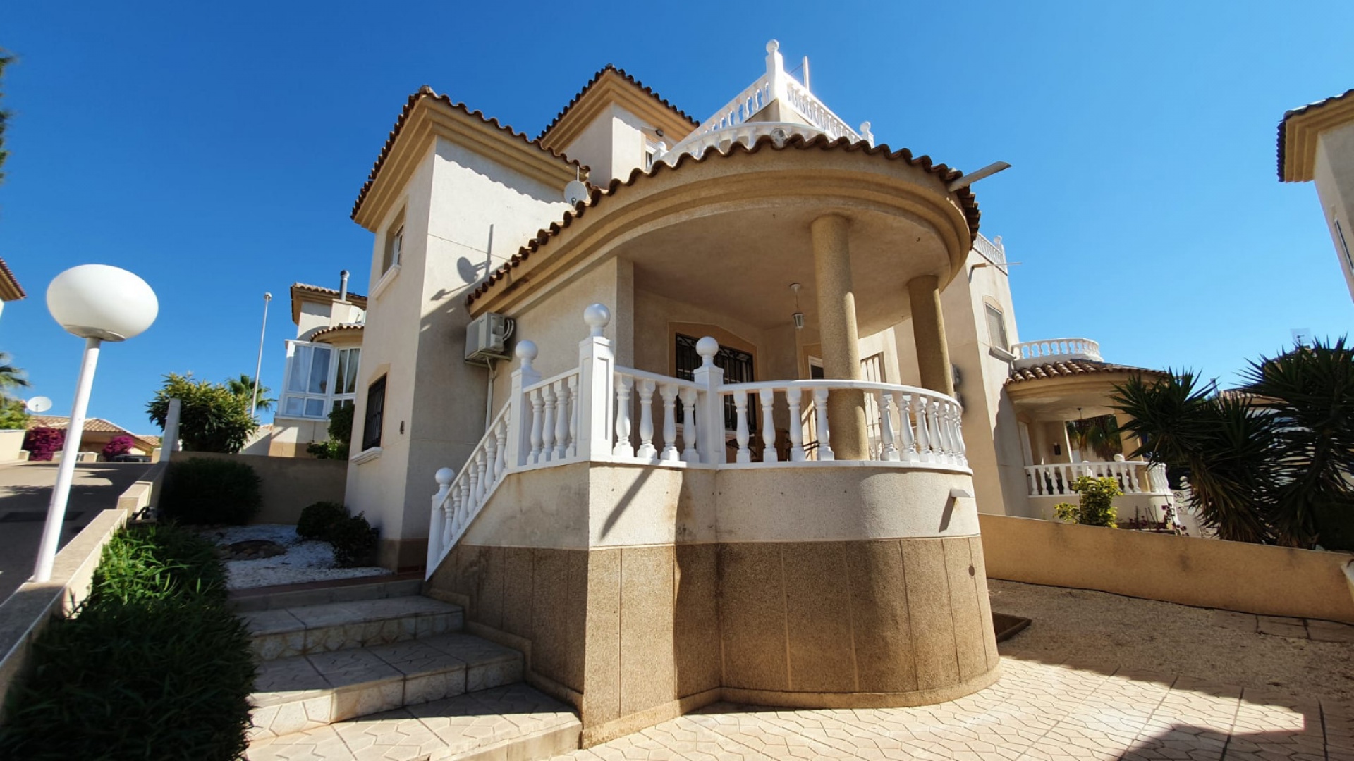 Resale - Villa - Villamartin - Loma Golf