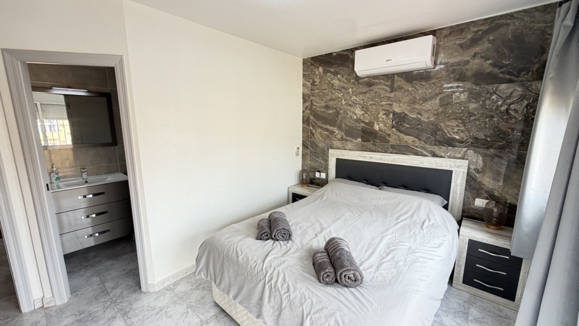 Resale - Villa - Villamartin - lomas del golf