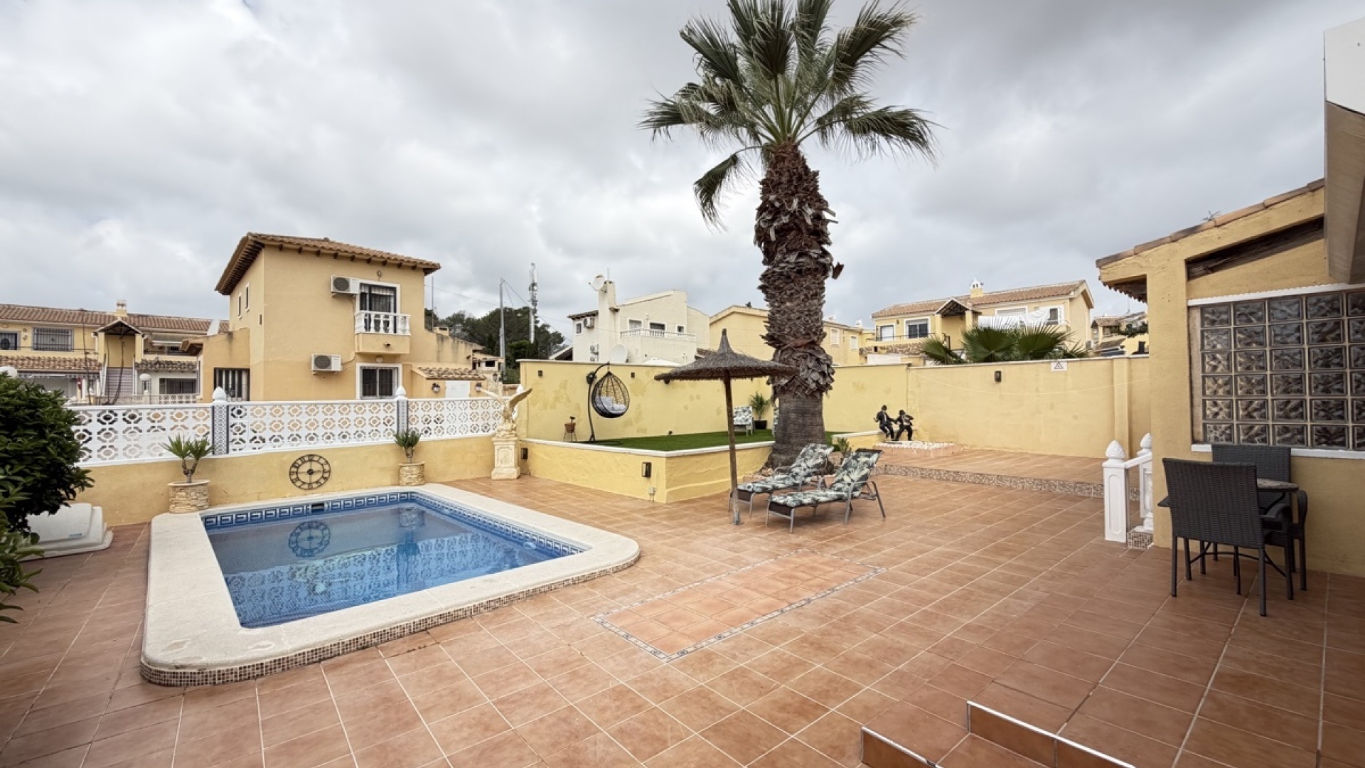 Resale - Villa - Villamartin - lomas del golf