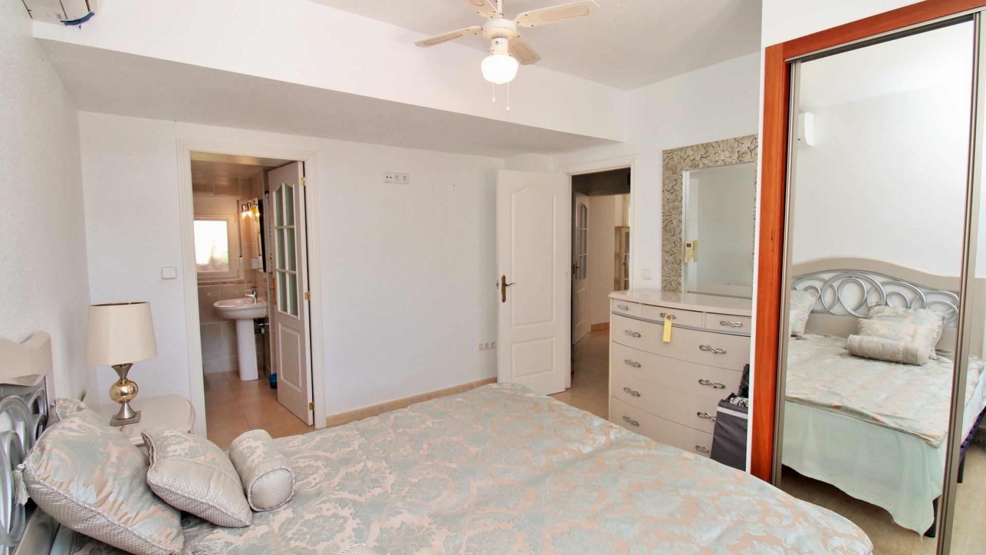 Resale - Villa - Villamartin - Los Dolses